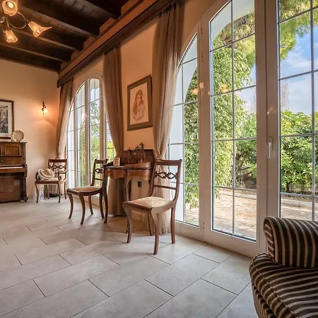 Averto Luxury Mansion Villa *