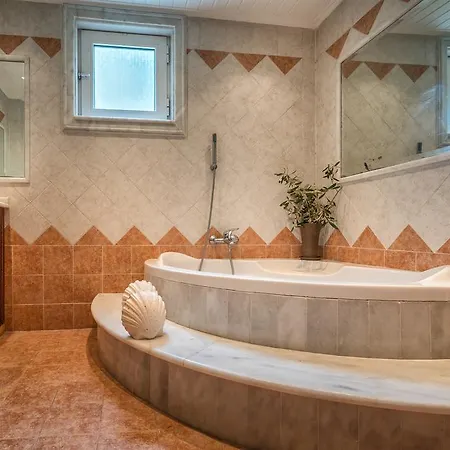Averto Luxury Mansion