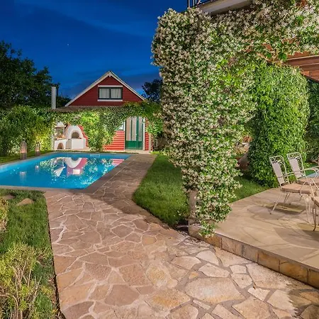 Villa Averto Luxury Mansion