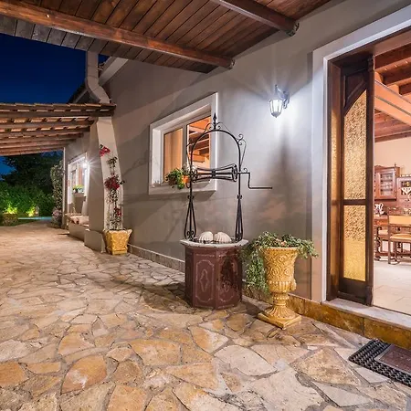 Villa Averto Luxury Mansion *